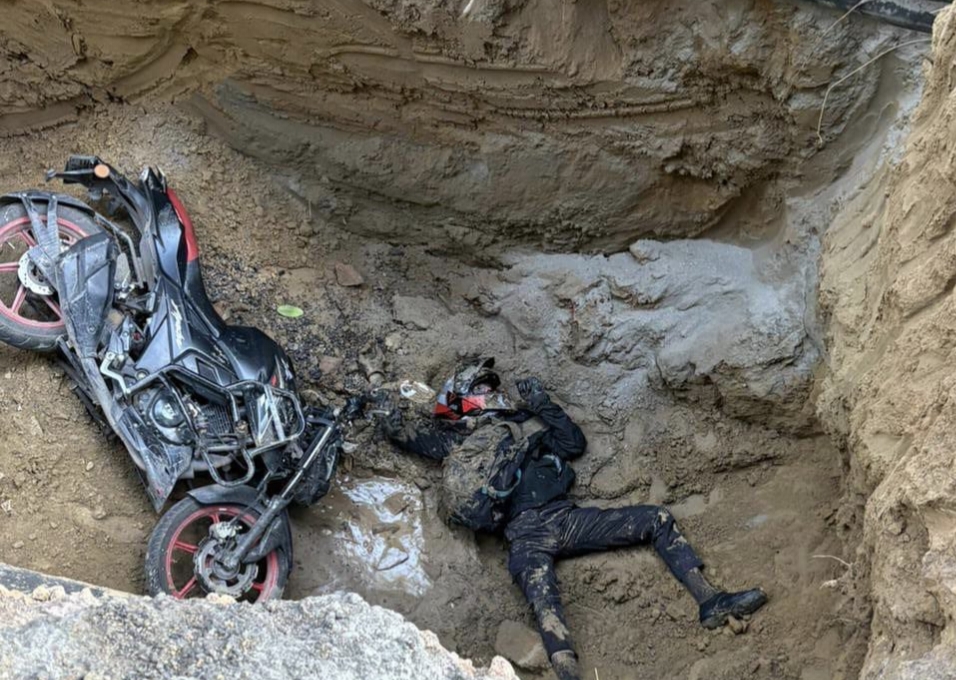 यह एक दुखद घटना है, घटना सड़क प्रशासन पर सवाल खड़े करती है 