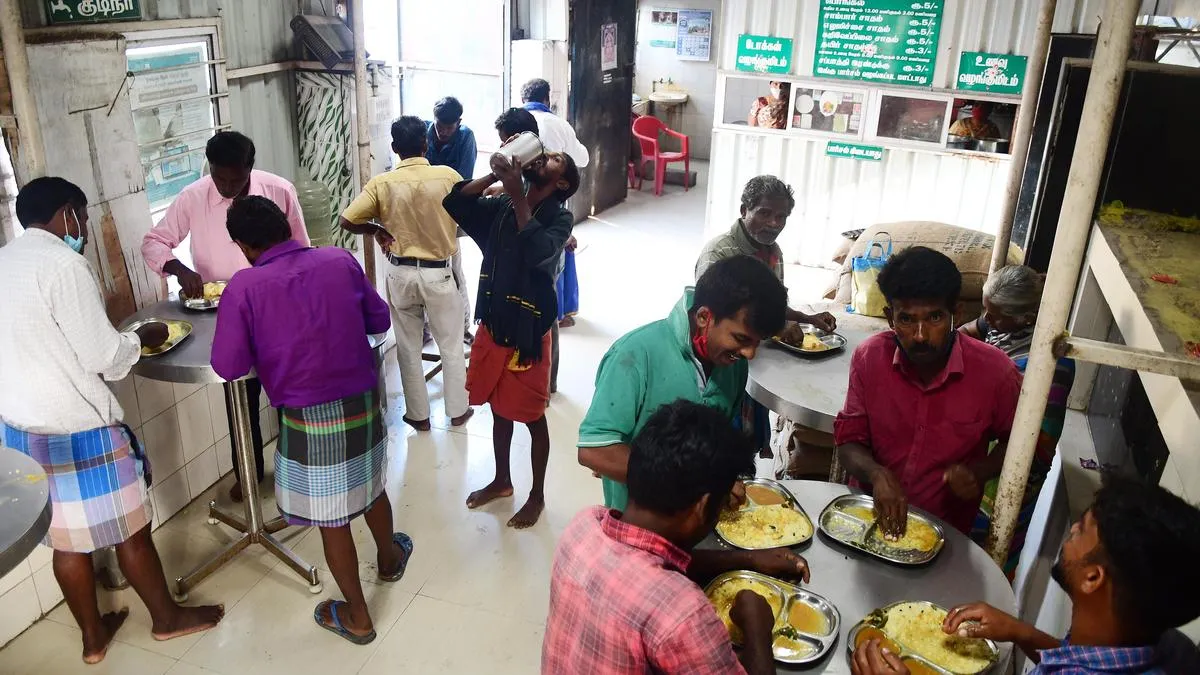 Amma canteens in Chennai see an increase in sales as LPG crisis forces hotels to shut