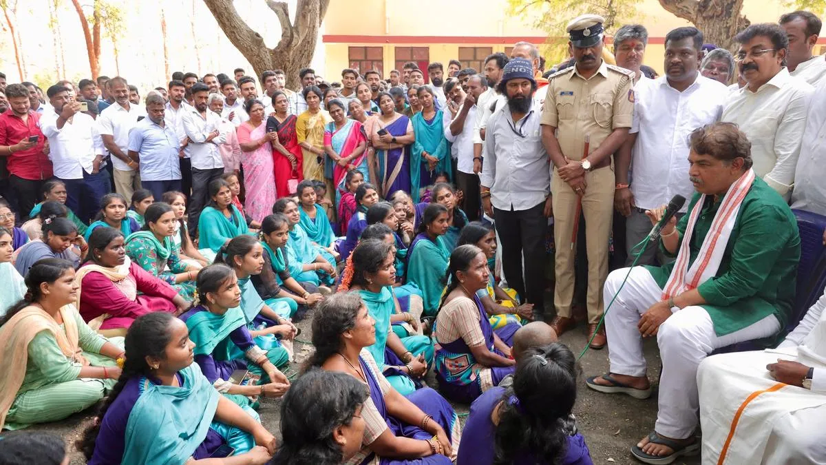 Ashok threatens to launch &lsquo;Save Mysuru Silk&rsquo; campaign if Govt. does not drop stadium project at KSIC unit in T. Narsipura