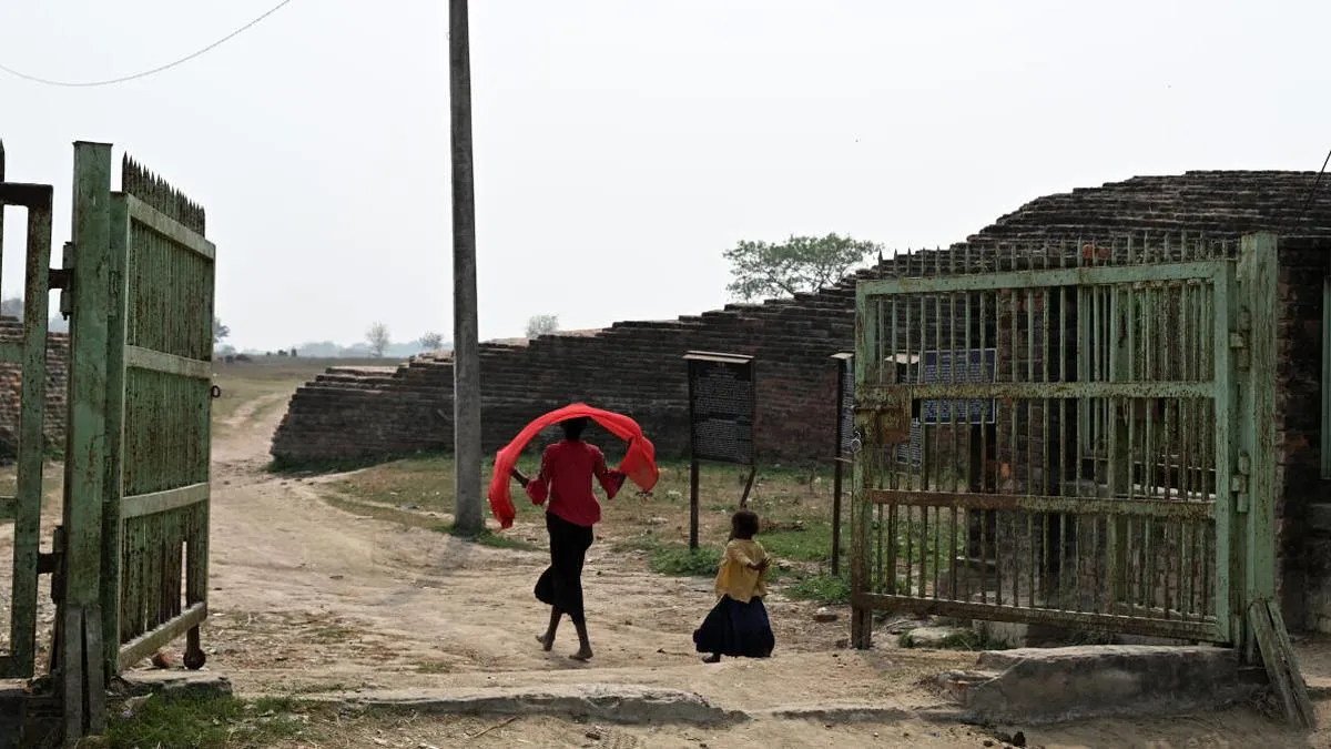 Behind the crumbling walls of Bihar&rsquo;s Balirajgarh Fort, a tale of monumental neglect
