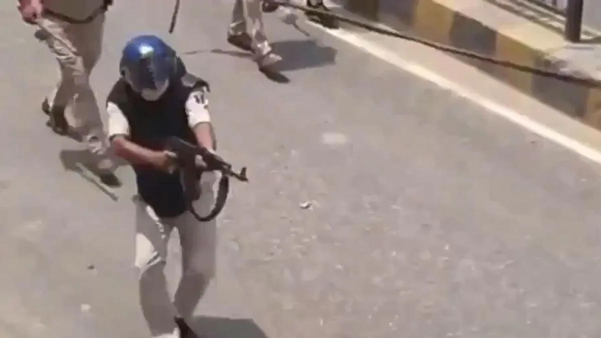 Bihar policeman who fired AK-47 at protesters suspended; viral video triggers political storm