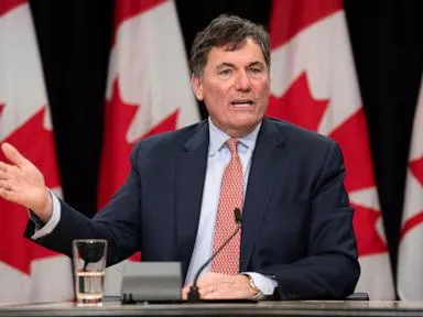  Canada warns USMCA could face annual reviews, fueling uncertainty and chilling investment