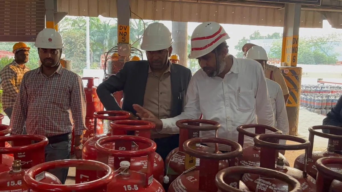Collector reviews LPG stocks at Kondapalli bottling plant