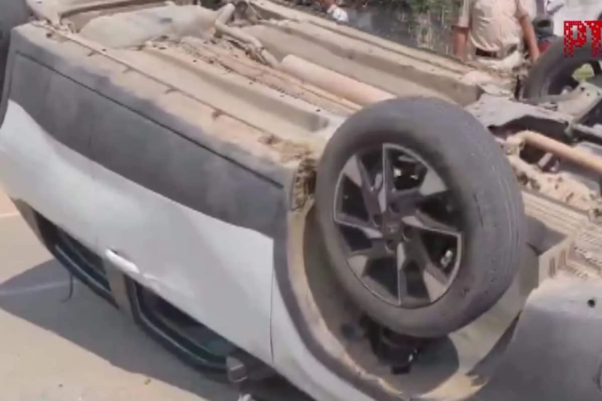 Congress, BJP Workers Clash In Telangana&rsquo;s Kamareddy Over Land Row; Leader&rsquo;s Car Overturned