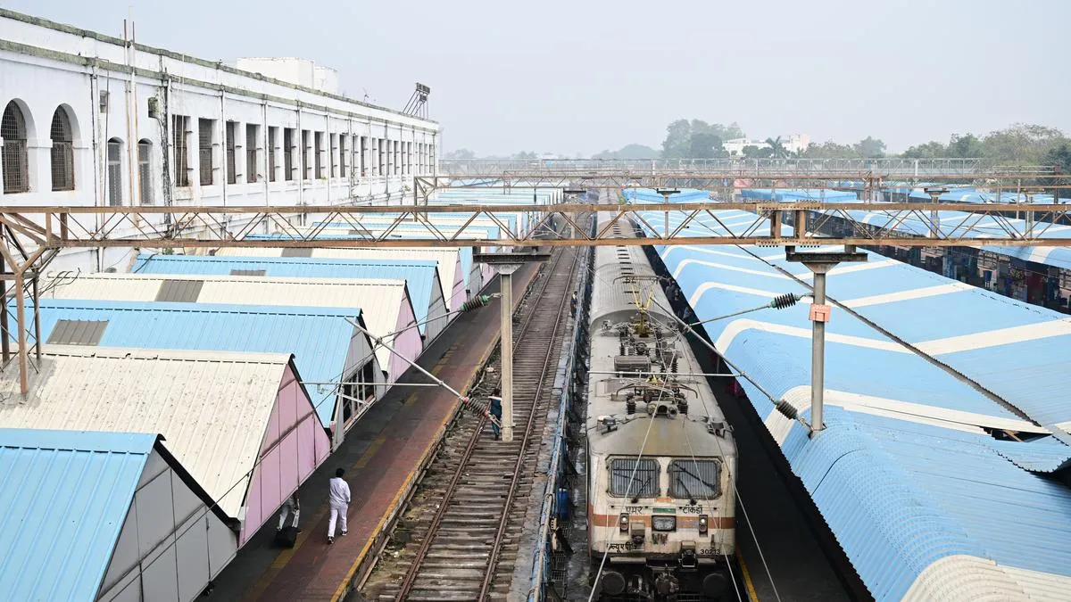 Curb unauthorised expenditure on projects, Railways directs officials