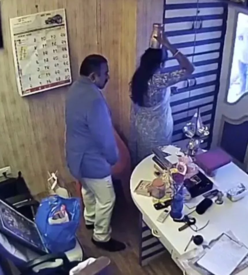 अश्लील हरकत वीडियो में महिला आयोग को भी नहीं बख्शा ढोंगी ज्योतिष ने पढ़े पूरी ख़बर  - TownLive News