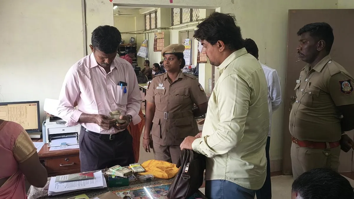 Election officials seize ₹6 lakh unaccounted cash in Vellore, nearby districts