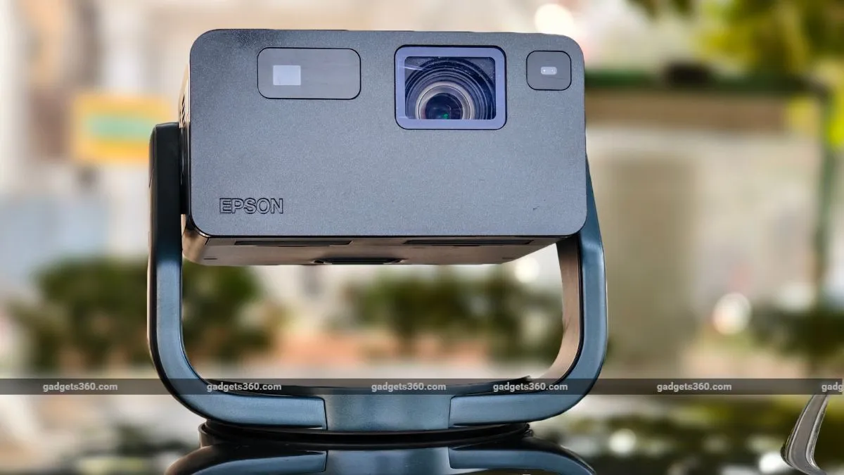 Epson EpiqVision Mini EF-22N Review: A Premium Portable Laser Projector