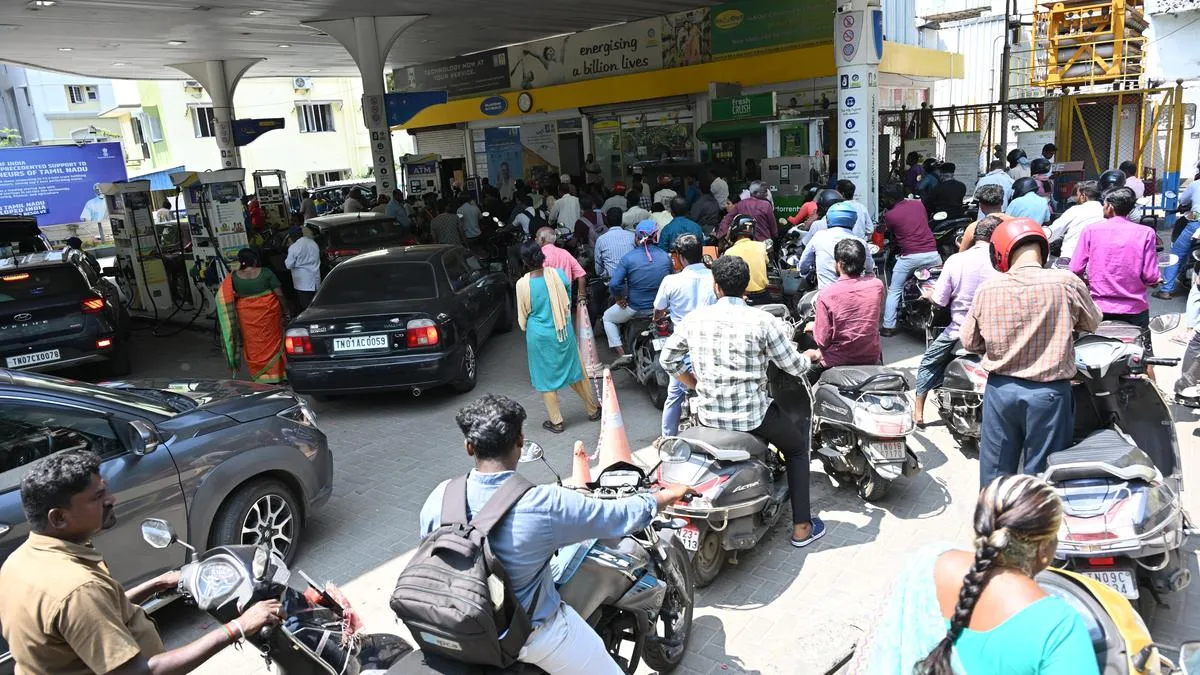 &lsquo;Fuel stocks sufficient in T.N.&rsquo;: CM Stalin urges calm as motorists crowd outlets