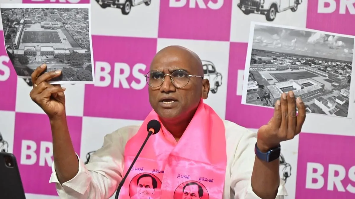 Government conspiring to destroy education system in Telangana: Praveen Kumar