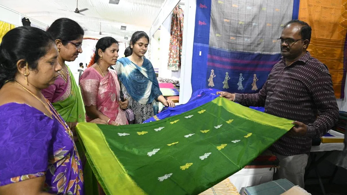Handloom expo in Tirupati sees surge in visitors amid wedding season