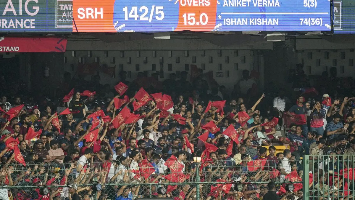 IPL 2026: Minors hired to steal mobile phones during RCB vs SRH match in Bengaluru, police recover 21 phones worth ₹18 lakh