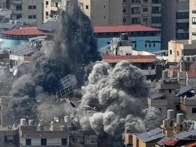  Iranian attacks target Gulf States as US warns bombing will intensify