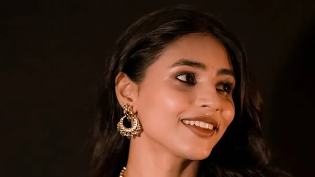 &lsquo;Kantara&rsquo; actor Sapthami Gowda slams paparazzi for vidoes and photos with &ldquo;inappropriate angles&rdquo;