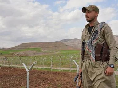  Kurdish dissident groups say they are preparing to join the fight against Iran with US support