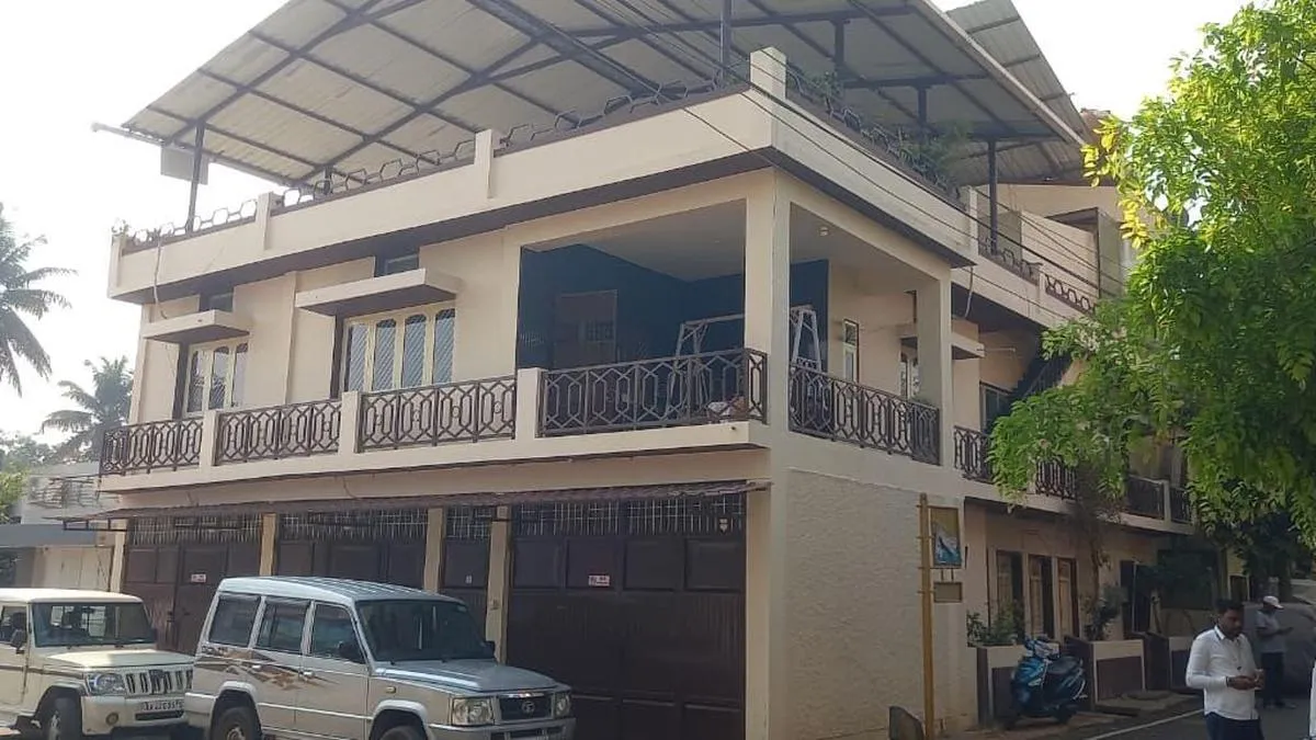 Lokayukta officials conduct searches in properties belonging to AEE in Hassan, unearth disproportionate assets