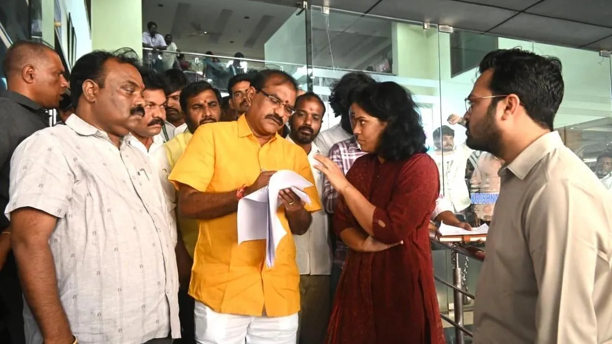 Milk adulteration: Experts from Hyderabad KIMS, Apollo, AIG hospitals to rush Rajamahendravaram to treat 15 patients battling for life