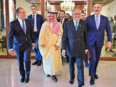  Pakistan says it will host US-Iran talks, while Iran warns US ground troops would be 'set on fire' - TownLive News