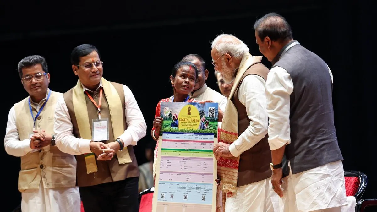 PM distributes land deeds to Assam&rsquo;s tea workers