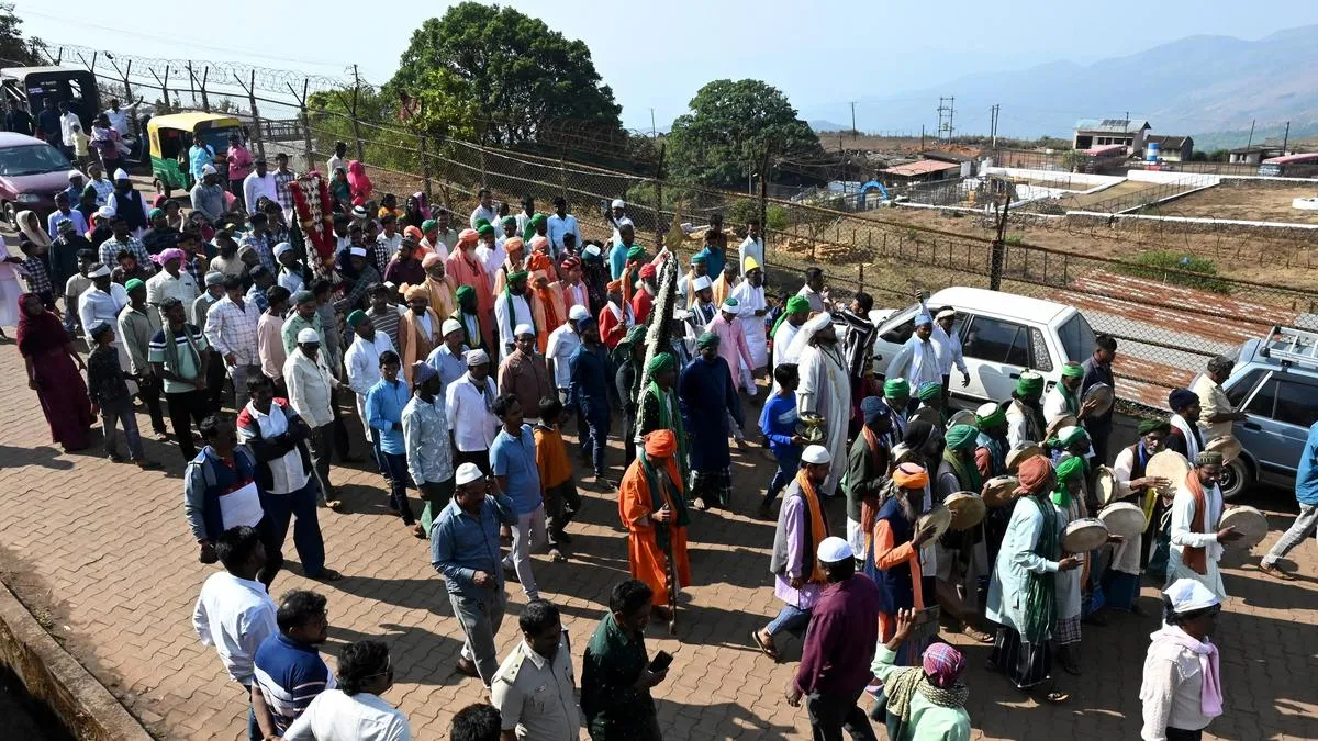 Protest in Chikkamagaluru over denial of urs rituals at Bababudangiri shrine