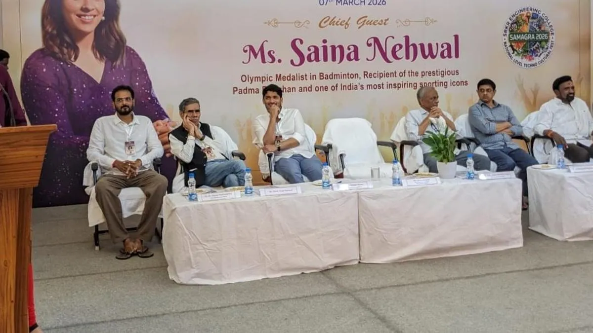Saina Nehwal urges students to focus on fitness and discipline