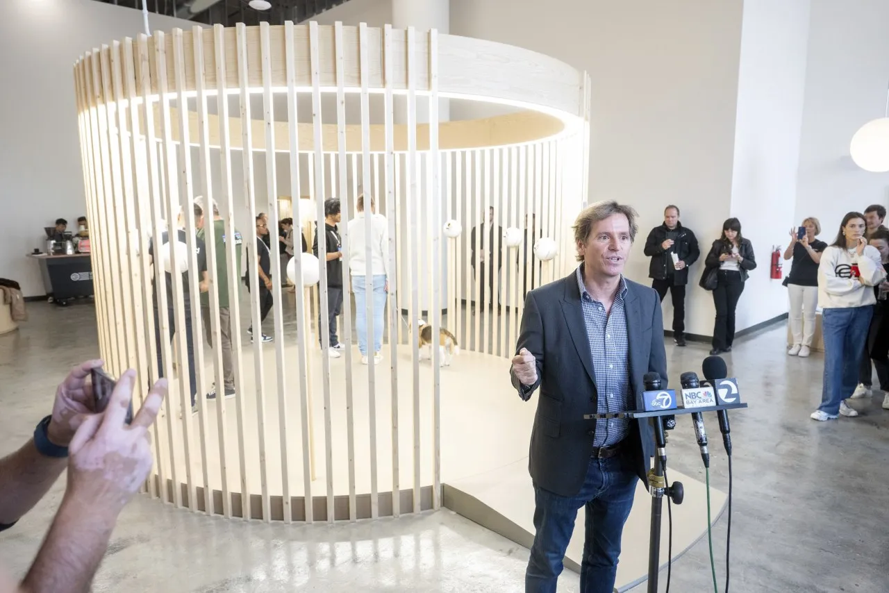 Sam Altman&rsquo;s &lsquo;Human Verification&rsquo; Startup Leans on Consumer Brands