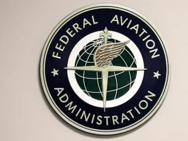  Small plane makes emergency landing in Hudson River, 2 people aboard swim to safety