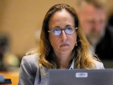  Top FDA drug official is trying to hire a friend who's seeking a bold new warning on antidepressants