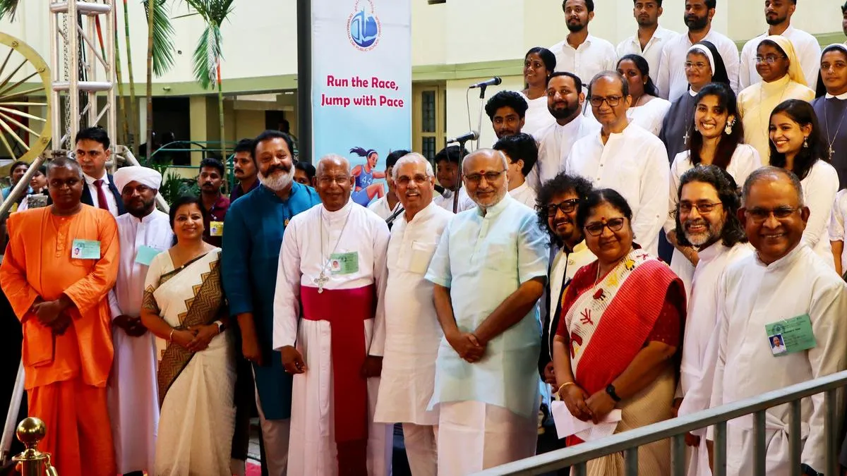 Vice-President C.P. Radhakrishnan lays foundation stone of Chetana Ganashram in Thrissur