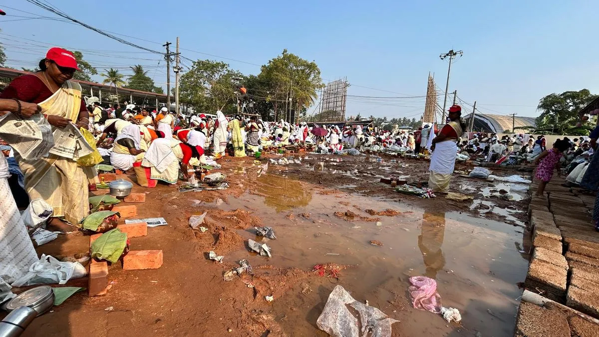 Water-logging near Attukal temple poses problems for devotees