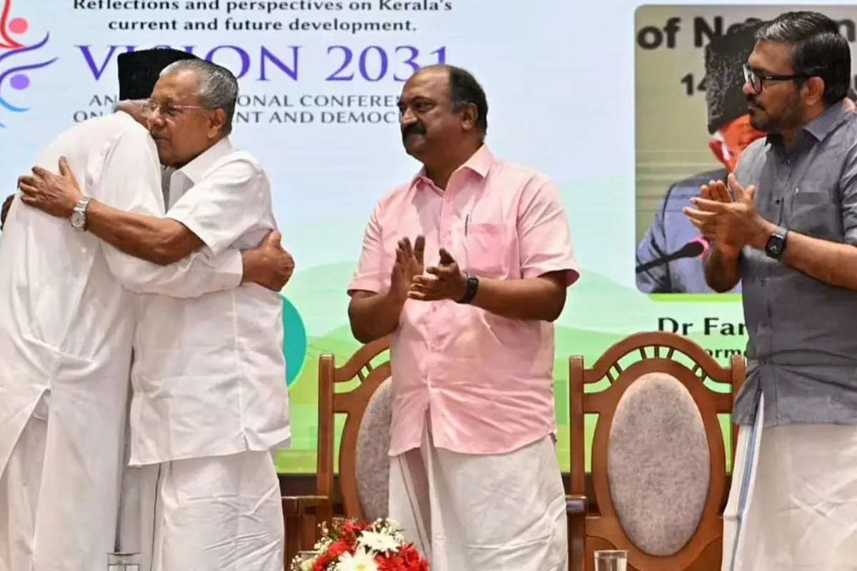 'We Get Strength...': Farooq Abdullah Gets Emotional On Stage, Receives Warm Hug From Pinarayi Vijayan